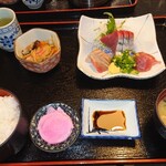 Natural - かつお刺身定食  1,100円