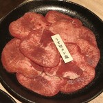 Kokusangyuu Yakiniku Kuidon - 