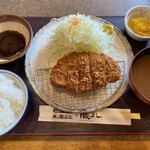 Tonkatsu Fujiyoshi - 山手台店のカツランチ