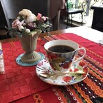 喫茶 春の音 - いつかのコーヒー500円(デザート付)…このコーヒーカップ好きです♪