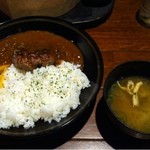 ぐーばーぐ - ライス＆カレーばーぐ（690円）と味噌汁（100円）