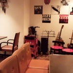 ロクセットカフェ - アコースティック・ライブなんかもあるみたい