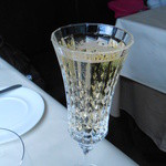 フランス料理 ル・クール - グラスシャンパン。。。並々と　￥１０００