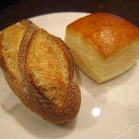 ラ ターブル ドゥ ジョエル・ロブション - パンがおいしいのでも有名