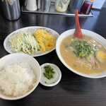 長浜ラーメンとん吉 - ラーメン定食、炒り卵♪