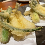 めしの助 - こごみ　グリーンアスパラ　キス　もう一つ何かありました。