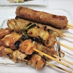 戸利屋 - 料理写真:ねぎ間もも、ひな皮、合鴨つくね