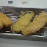 天麩羅処ひらお - 右から、キス、ナス、サツマイモ