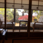 cafe堂脇 - お部屋から雅なお庭が見れます。