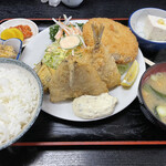太田や食堂 - アジフライ・メンチカツ定食