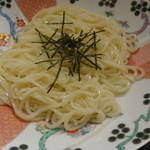 新たうどん - ざるうどん　麺と器、共に美しい