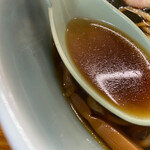 朝日屋 - こちらも秘伝のスープ