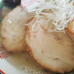 支那そば つかさ - チャーシューが厚くてトロトロ！