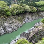 道の駅　ロック・ガーデンひちそう - まるでジオラマ風のとても深い渓谷が続いています