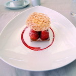 アルチザン・パティシエ・イタバシ - いちごタルト　新鮮で形の揃ったイチゴを使用していました。