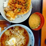 天丼てんや - 桜小町セット、温かい蕎麦で。790円。