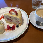 Kafe Morozofu - 春いちごのミルクレープとホットコーヒー