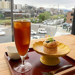 Cafe ふふふあん - アイスコーヒーとマフィンと風景