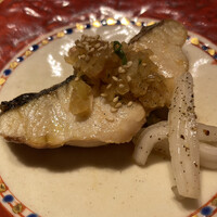 賛否両論 名古屋 - おまかせコース（税込 3,900円）評価＝◎：【焼物】さわらの塩焼き