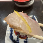 にぎり長次郎 - 桜鯛柚子ポン酢（税込 352円）評価＝◎