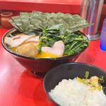 家系総本山 ラーメン 吉村家 - 