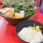 家系総本山 ラーメン 吉村家 - 