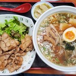 十八番 - ラーメン・カルビ丼