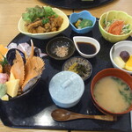 katsugyoranchisemmontemminoru - 上海鮮丼定食