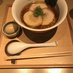 ニッポン ラーメン 凛 トウキョウ - 醤油らぁ麺　味玉子追加