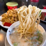 九州ラーメン うまか - チャーハンランチ 800円
うまかチャーハン（ピリ辛にんにく入り）
ミニラーメン とんこつ +350円