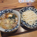 カドケン - つけ汁肉うどん、小盛り