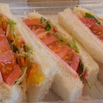Chima - トマトハムサンド 450円