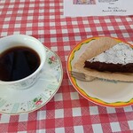 駅cafe Anne Shirley - ドリンク写真:ホットコーヒーとガトーショコラ