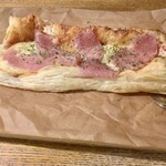 ビストロ 葵舎 - 生ハムチーズピザ(half)