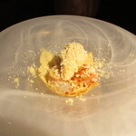 yokoyama - 甘海老と桜海老のタルト エビチリのソースの味を付けたアイス