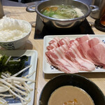 Hitori Shabushabu Nanadaime Matsugorou - いつもご飯が足りなくなるので今日は大盛りにしてもらいました。