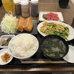 わ楽 - ハーフ×2 ニラ豚とハムカツ+生本マグロ中落ち