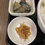 わ楽 - 茄子の炒め煮、お新香