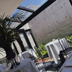 マッシモ・マリアーニ - 開放的なテラス席