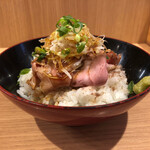 Yaki Ago Shio Ramen Takahashi - セットの和風ロース丼。出汁かけようにどんぶりに入れちゃって、まー