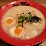 麺男 - 「元味とんこつラーメン&味玉トッピング」946円