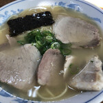 つる荘 - チャーシューの迫力！