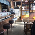 つる荘 - 室内は豚骨の香りが漂う。