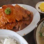 自由軒 - 人気メニューの焼肉定食