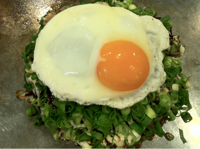 料理の鉄人28号プロデュース 鉄人スペシャル メガお好み焼き 2 000円を今なら半額 13年2月11日爆誕 ガォー 笑 By 料理の 鉄人28号 かの末 大倉山 お好み焼き 食べログ