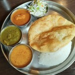 南インド料理ダクシン - Aランチ３種/ライス&バトゥラ
