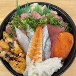 魚丼 - 料理写真: