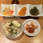 吾照里 - ランチサラダ•キムチ•韓国小皿3品