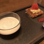 蕎麦 市のせ - デザート（珈琲ゼリー・苺のミルフィーユ）