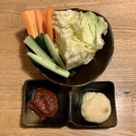 Sumibi Yakitori Kushi Hacchin - 生野菜盛り ¥380